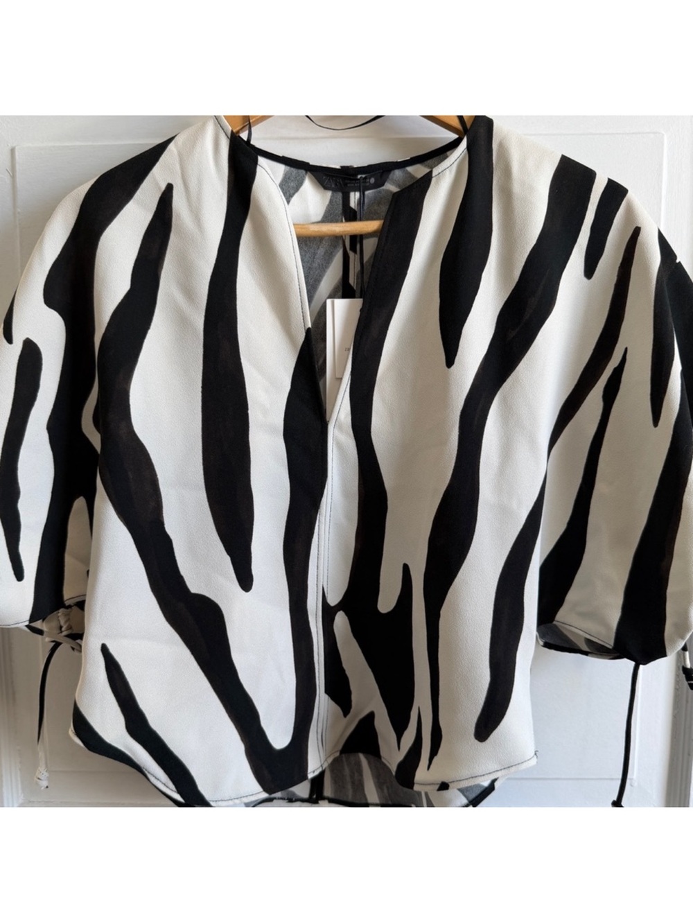Zara ZW Round Neck Blouse w V-Neck Short Puff Sleeves Animal Zebra Print NWT M - Picture 7 of 11